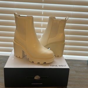 NWT Nine West Chelsea Lug Boot